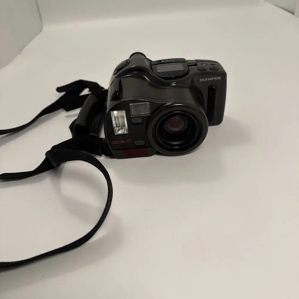Olympus Camera AZ-330 Super Zoom Infinity Super Zoom 330 Film 35mm With Case
